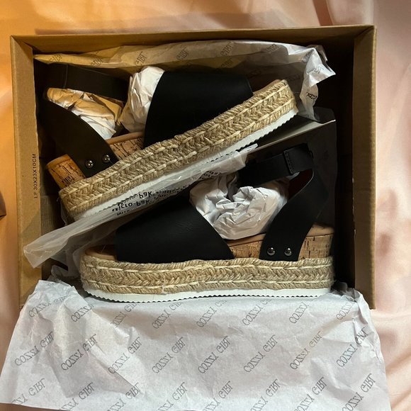 Platform Ankle Strap Open Toe Sandal - Picture 5 of 5